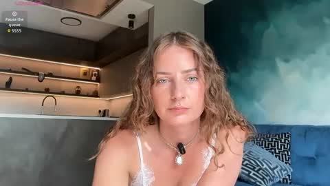 Snapshot of goddessmiamuse chatting on June 19, 2026, 3:49 pm goddessmiamuse online show from June 19, 2026, 3:49 pm