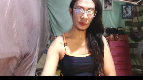 Snapshot of goddesssonyaxxx chatting on July 8, 2026, 6:18 am KENNY DOLL online show from July 8, 2026, 6:18 am