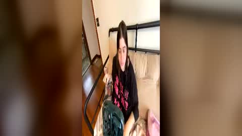 Snapshot of goddessviccc chatting on June 15, 2026, 5:04 pm princessviccxo online show from June 15, 2026, 5:04 pm