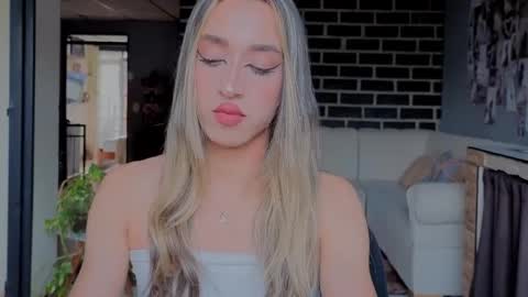 goddivaa online show from April 14, 2026, 9:43 pm