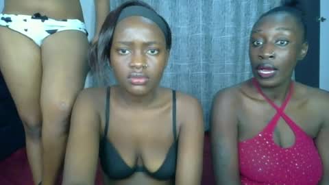 Snapshot of godess_lunah chatting on June 24, 2026, 6:29 pm godess_lunah online show from June 24, 2026, 6:29 pm