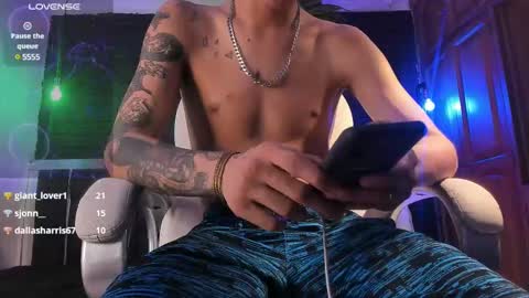 Snapshot of godly_huan chatting on February 13, 2025, 2:31 pm HUAN online show from February 13, 2025, 2:31 pm