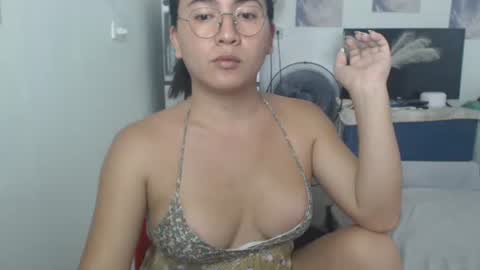 Snapshot of goldbella_ chatting on May 31, 2026, 4:20 am bella online show from May 31, 2026, 4:20 am