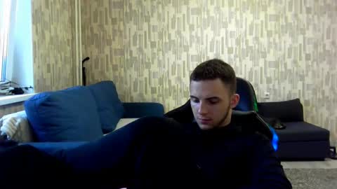 Golden boyyy21 online show from February 13, 2025, 12:11 pm