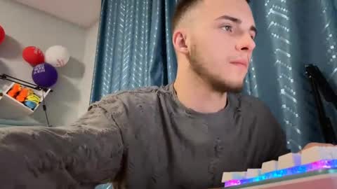 Golden boyyy21 online show from March 12, 2025, 4:56 pm