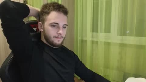 Golden boyyy21 online show from December 2, 2025, 3:07 pm