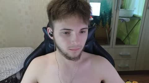 Golden boyyy21 online show from April 13, 2026, 3:23 am