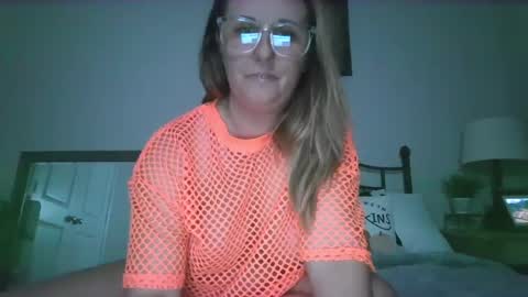 golden_buns online show from September 14, 2025, 5:06 am