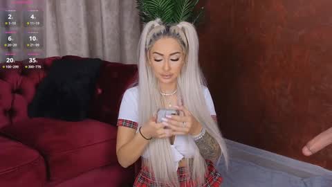 GoldenAmberX online show from February 5, 2025, 5:30 am