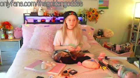 Snapshot of goldengoddessxxx chatting on October 3, 2025, 4:26 pm Sammy online show from October 3, 2025, 4:26 pm