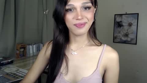 Lily is Gold online show from November 12, 2025, 5:35 pm