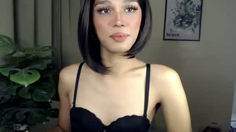 Snapshot of goldenlily69 chatting on June 6, 2026, 8:52 am Lily is Gold online show from June 6, 2026, 8:52 am