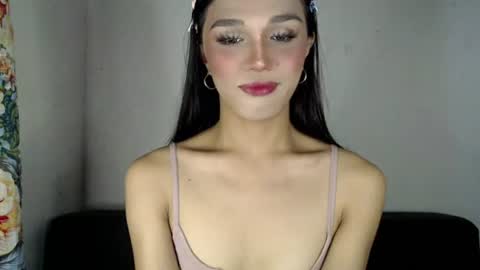 Snapshot of goldenlily69 chatting on July 14, 2026, 11:05 am Lily is Gold online show from July 14, 2026, 11:05 am