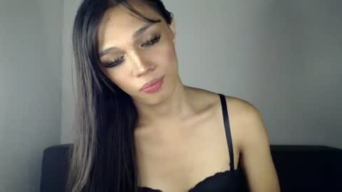 Snapshot of goldenlily69 chatting on July 28, 2026, 6:20 pm Lily is Gold online show from July 28, 2026, 6:20 pm