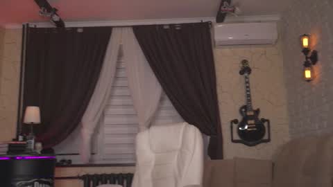 Anna online show from January 19, 2026, 2:37 am