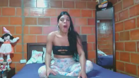 Snapshot of golositha26 chatting on December 26, 2024, 5:15 am Valentina online show from December 26, 2024, 5:15 am