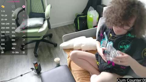 Snapshot of gomoreup chatting on September 24, 2025, 5:49 pm gomoreup online show from September 24, 2025, 5:49 pm