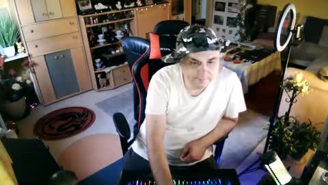 google5001 online show from September 25, 2025, 5:44 am