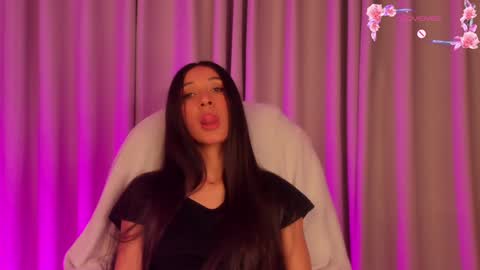 Snapshot of gorgeous_brunette chatting on January 31, 2025, 11:56 am Rose online show from January 31, 2025, 11:56 am