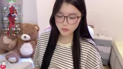 gorgeous girl33 online show from March 4, 2026, 1:00 am