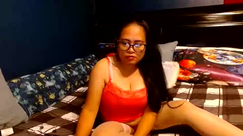 gorgeouslyn09 online show from September 21, 2025, 9:49 pm