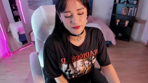 Alice online show from November 20, 2025, 7:24 pm