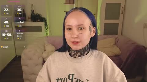 Snapshot of goth_babydoll chatting on January 1, 2025, 1:27 pm Benny online show from January 1, 2025, 1:27 pm