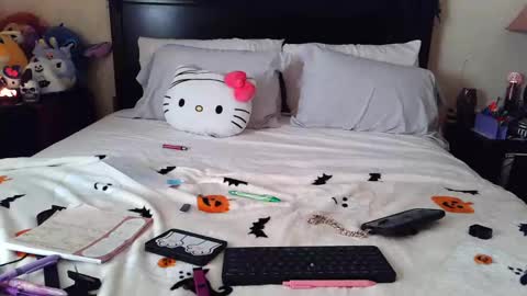 gothbaby305 online show from September 30, 2025, 11:59 am