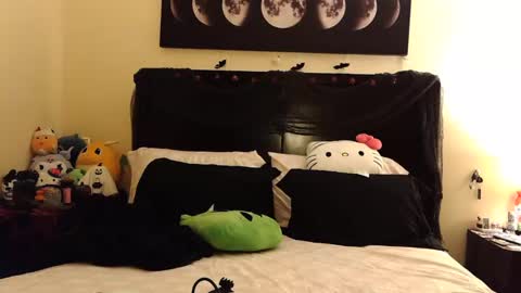 gothbaby305 online show from November 2, 2025, 5:48 pm