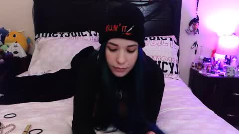 gothbaby305 online show from November 12, 2025, 2:23 am