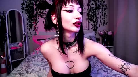 Snapshot of gothdesss chatting on December 24, 2024, 11:11 pm    online show from December 24, 2024, 11:11 pm