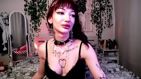 Snapshot of gothdesss chatting on January 12, 2025, 7:32 am    online show from January 12, 2025, 7:32 am