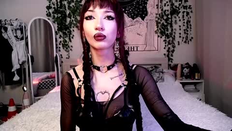 Snapshot of gothdesss chatting on January 15, 2025, 3:11 am    online show from January 15, 2025, 3:11 am