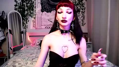 Snapshot of gothdesss chatting on February 26, 2025, 2:15 am    online show from February 26, 2025, 2:15 am
