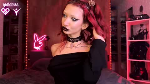 Snapshot of gothdesss chatting on October 4, 2025, 10:30 pm    online show from October 4, 2025, 10:30 pm
