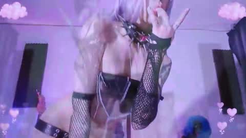        online show from November 4, 2025, 9:19 am