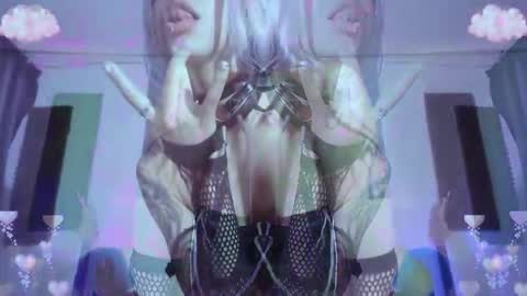        online show from November 12, 2025, 3:18 am