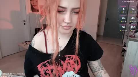 Snapshot of gothkittys chatting on April 28, 2026, 2:11 pm traumfrau Kira angel face devil eyes I SELL A LOT VIDEO IN GALLERY online show from April 28, 2026, 2:11 pm