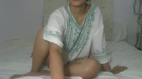 Snapshot of grace_dear chatting on May 2, 2026, 11:43 pm luckygirl online show from May 2, 2026, 11:43 pm