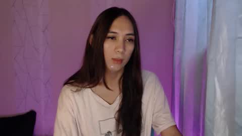 HoneyGrace online show from November 17, 2025, 4:18 am