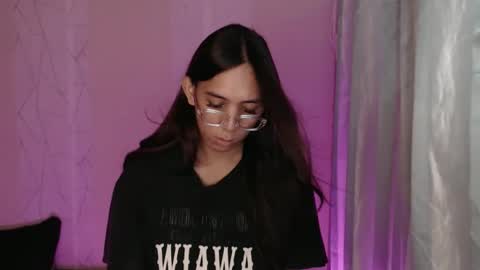 HoneyGrace online show from November 19, 2025, 8:36 am