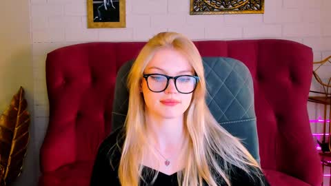 Snapshot of graceglamour chatting on December 14, 2024, 12:44 pm Grace Glamour online show from December 14, 2024, 12:44 pm