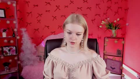 Snapshot of graceglamour chatting on December 15, 2024, 5:23 am Grace Glamour online show from December 15, 2024, 5:23 am