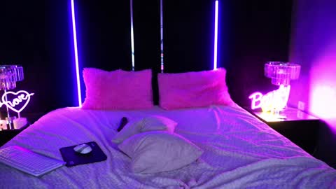 Snapshot of gracehotdavies chatting on January 22, 2025, 2:46 pm Grace online show from January 22, 2025, 2:46 pm