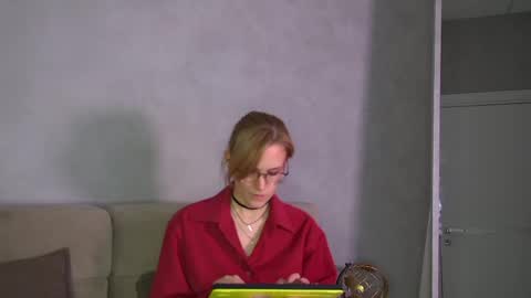 Snapshot of gracehudsons chatting on April 28, 2026, 4:17 am Grace online show from April 28, 2026, 4:17 am