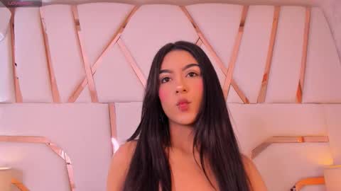 gracia_carrera online show from December 1, 2025, 3:44 am