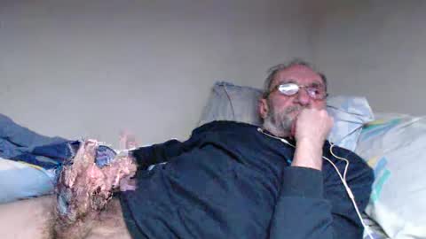 Snapshot of grandpa_mark chatting on February 28, 2025, 12:10 am Mark online show from February 28, 2025, 12:10 am