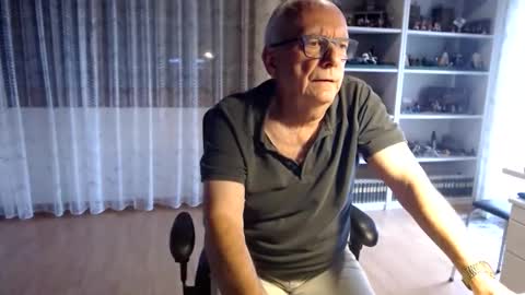 grandpach online show from October 11, 2025, 11:53 am