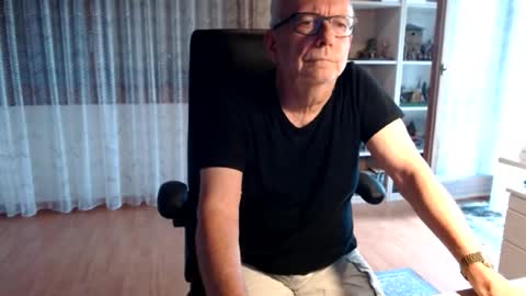 Snapshot of grandpach chatting on June 3, 2026, 11:35 am grandpach online show from June 3, 2026, 11:35 am
