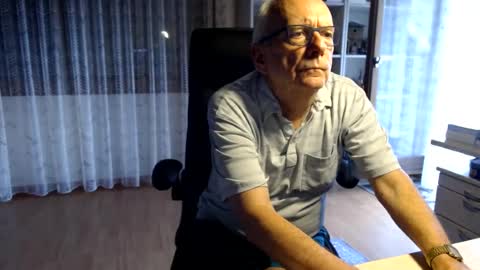 Snapshot of grandpach chatting on July 1, 2026, 11:01 am grandpach online show from July 1, 2026, 11:01 am